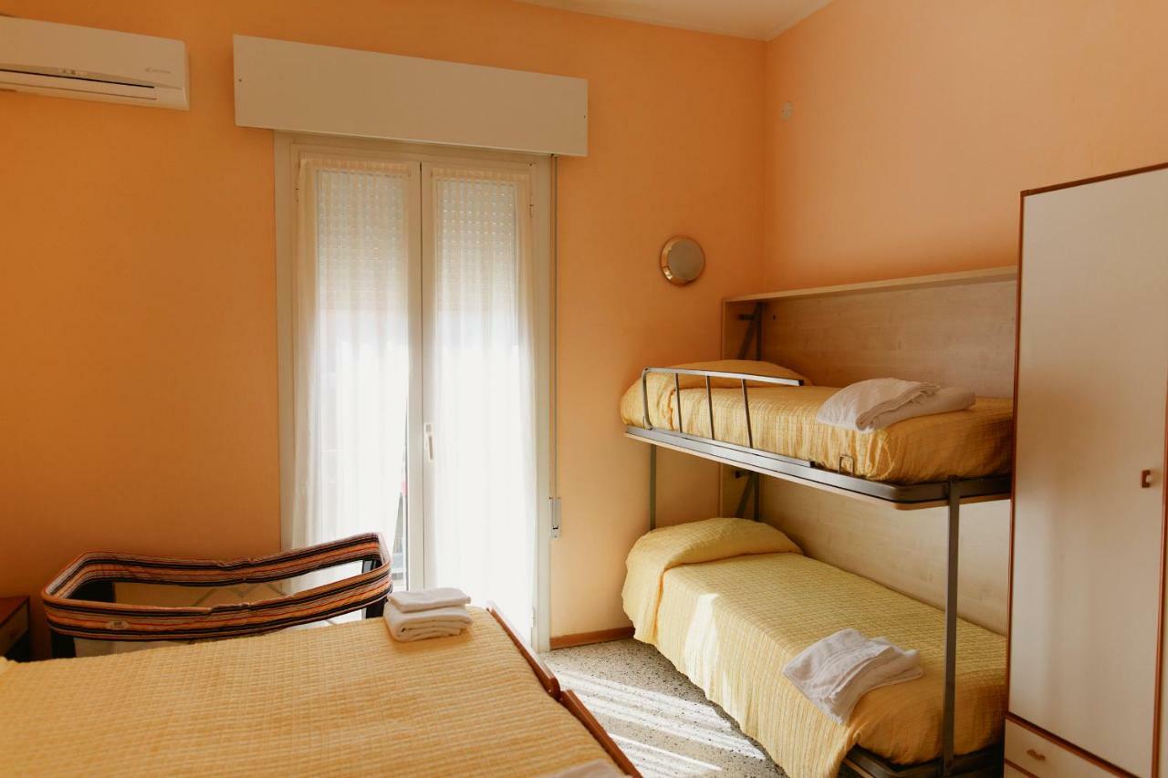 Hotel Lauretta Bellaria-Igea Marina Exterior photo