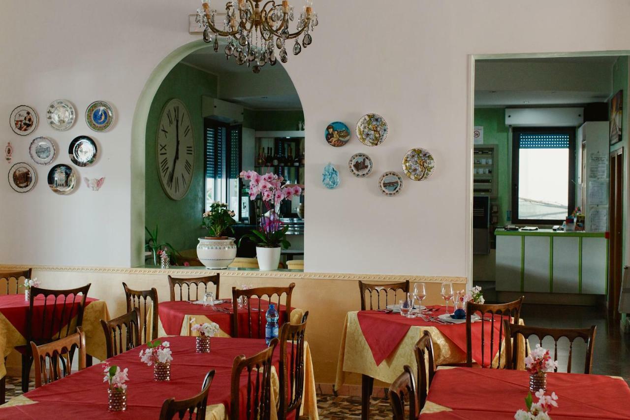 Hotel Lauretta Bellaria-Igea Marina Exterior photo